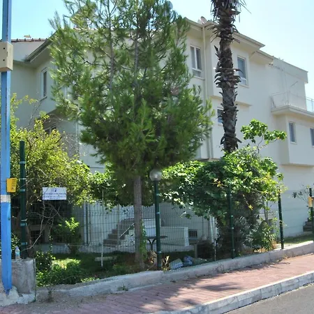 בית אירוח Martili Lara *